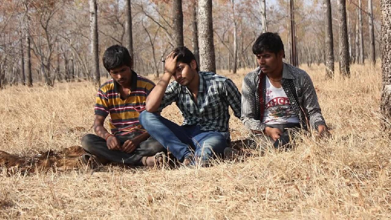 परश्याच्या चांगल्या-वाईट परिस्थितीत हे दोघंही त्याची साथ देतात. त्यामुळे 'सैराट' पुन्हा एकदा थिएटरमध्ये प्रदर्शित होताना आकाशने या दोघांसाठी पोस्ट लिहिणं स्वाभाविक आहे.