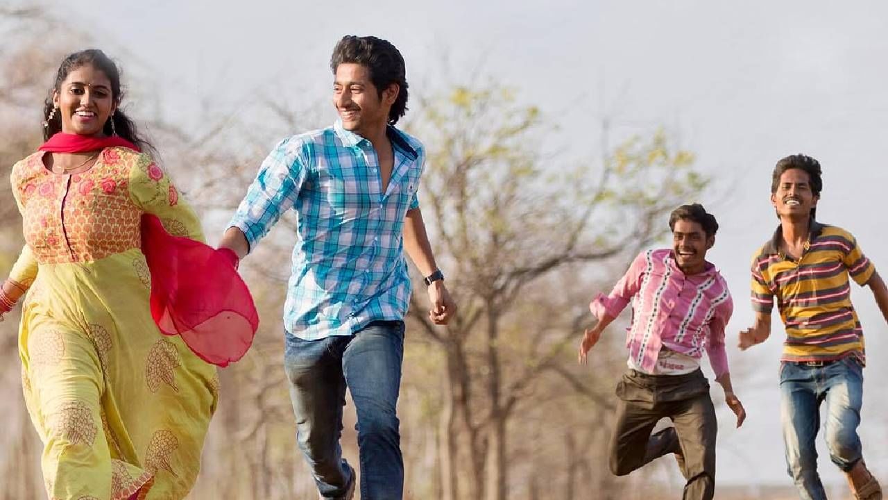 'सैराट'मधील आर्ची-परश्या तर देशभरात हिट झाले, परंतु त्याचसोबत चित्रपटातील इतर भूमिकाही विशेष गाजल्या. चित्रपटात खास मित्रांची भूमिका साकारलेल्या अभिनेत्यांसाठी आकाशने ही पोस्ट लिहिली आहे.