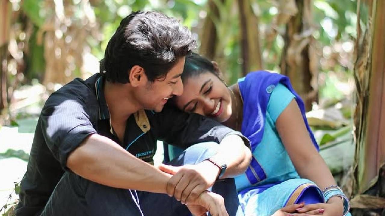 आता चित्रपटाला नऊ वर्षे पूर्ण झाल्यानिमित्ताने 'सैराट' पुन्हा एकदा थिएटरमध्ये प्रदर्शित होतोय. आर्ची-परश्याची याड लावणारी प्रेमकहाणी प्रेक्षकांना पुन्हा एकदा मोठ्या पडद्यावर अनुभवता येणार आहे.  