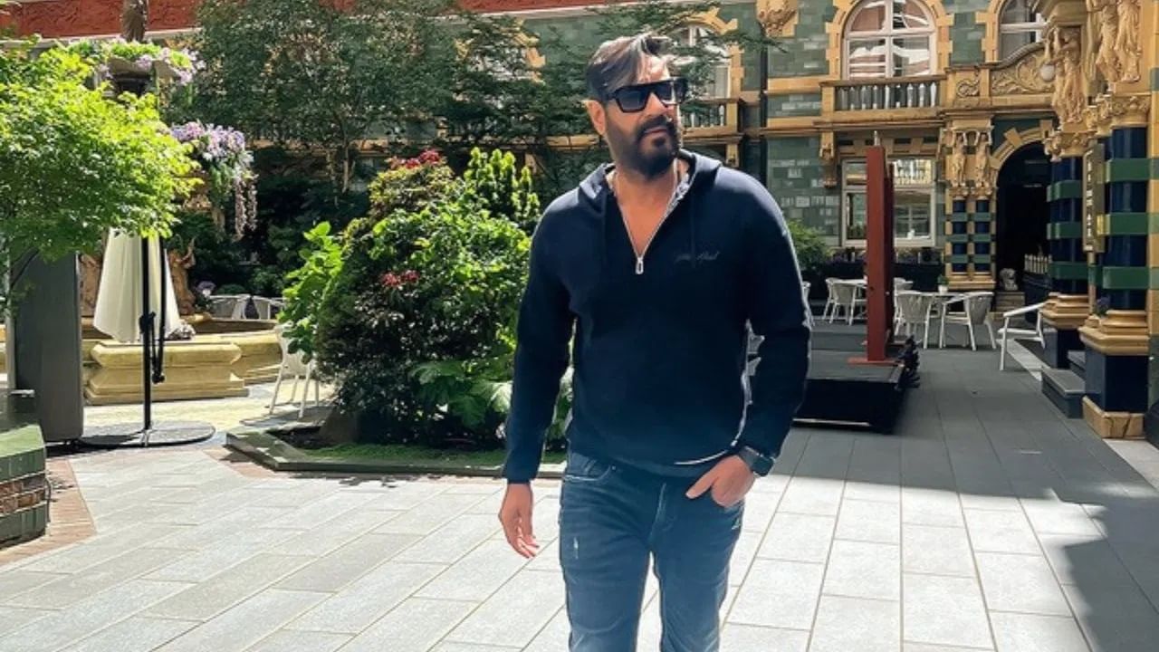 अजय देवगण स्वतःची व्हिज्युअल इफेक्ट्स कंपनी देखील चालवतो. कंपनी मुंबईत आहे आणि त्याला VFXWaala म्हणतात. असेही म्हटलं जातं की अजय देवगणच्या दोन कंपन्या मुलांच्या नावावर आहेत.