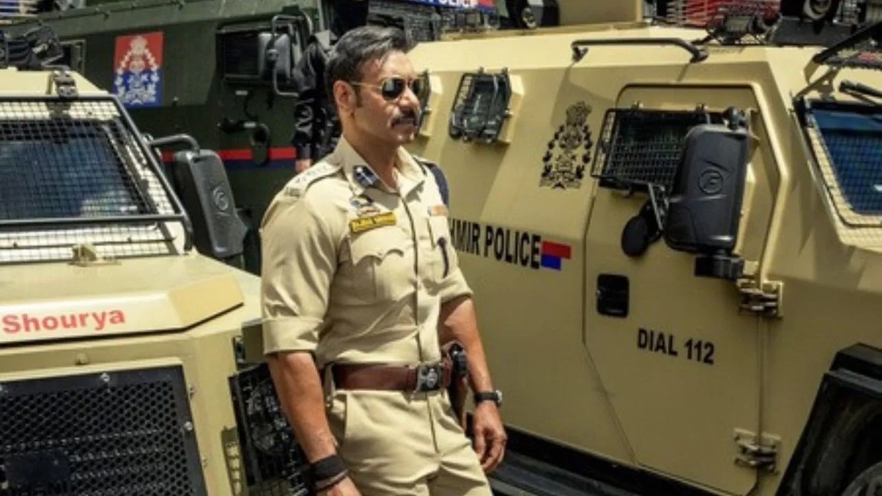 अजय देवगण हा न्यूयॉर्क सिनेमा या मल्टीप्लेक्स चेनचा मालक देखील आहे. ही एक सिंगल स्क्रीन थिएटर चेन आहे. ही साखळी प्रथम दिल्लीमध्ये मल्टिप्लेक्स साखळी म्हणून सुरू झाली.