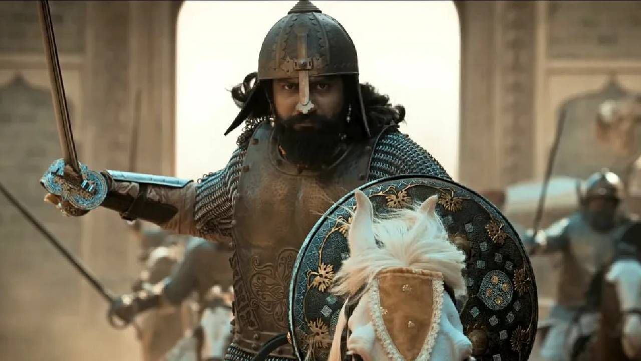 लक्ष्मण उतेकर दिग्दर्शित या चित्रपटात विकीने छत्रपती संभाजी महाराजांची, रश्मिका मंदानाने महाराणी येसुबाईंची, अक्षय खन्नाने औरंगजेबाची, आशुतोष राणा यांनी हंबीरराव मोहितेंची, विनीत कुमार सिंहने कवी कलशची, डायना पेंटीने झिनत-उन-निस्सा बेगमची भूमिका साकारली होती.  