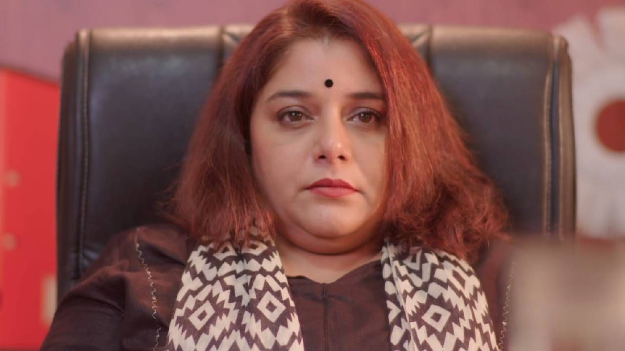सुप्रसिद्ध अभिनेत्री क्षिती जोग या मालिकेत दामिनी देशमुख ही व्यक्तिरेखा साकारणार आहे. या भूमिकेविषयी सांगताना क्षिती म्हणाली, ‘ठरलं तर मग ही संपूर्ण महाराष्ट्राची आवडती मालिका आहे. मीसुद्धा न चुकता ही मालिका पाहते. या मालिकेचा एक भाग होताना अत्यंत आनंद होतोय.