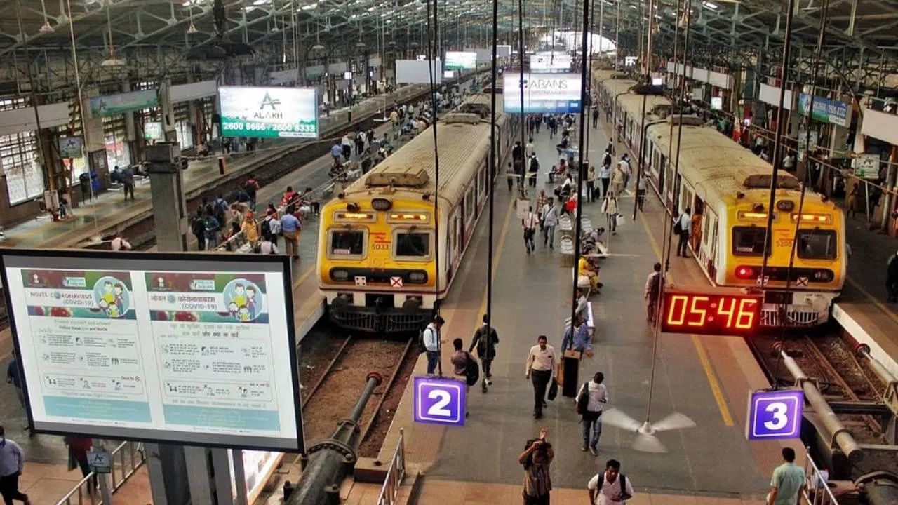 आपटा आणि छत्रपती शिवाजी महाराज टर्मिनस (सीएसएमटी) ही स्थानके चित्रपट निर्मात्यांची सर्वांत आवडती चित्रीकरणस्थळे आहेत