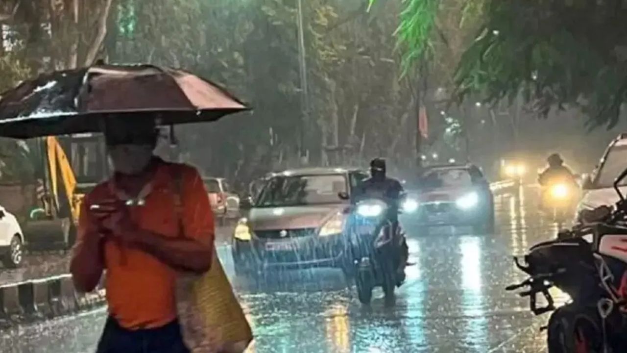तर दुसरीकडे पुणे, अहिल्यानगर, सोलापूर, छत्रपती संभाजीनगर, जालना, पालघर, ठाणे, मुंबई, रायगड, रत्नागिरी, सिंधूदुर्ग या जिल्ह्यांना हवामान विभागाकडून पावसाचा यलो अलर्ट देण्यात आला आहे. 