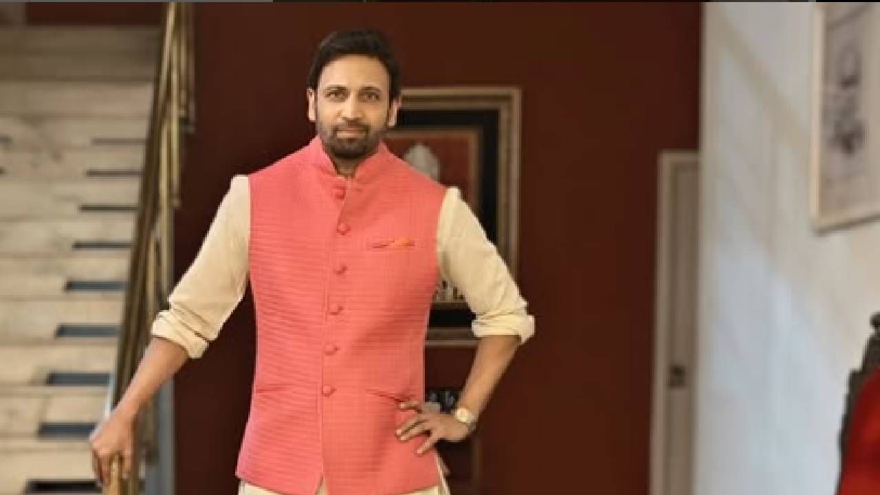 ही आनंदाची बातमी साऊथ अभिनेता सुमंत कुमारशी संबंधित आहे. नागार्जुन यांचा भाचा सुमंतविषयी चर्चा आहे की तो दुसऱ्यांदा लग्नाच्या बंधनात अडकू शकतो. सुमंत हा अक्किनेनी नागेश्वर राव यांच्या मुलीचा मुलगा आहे.