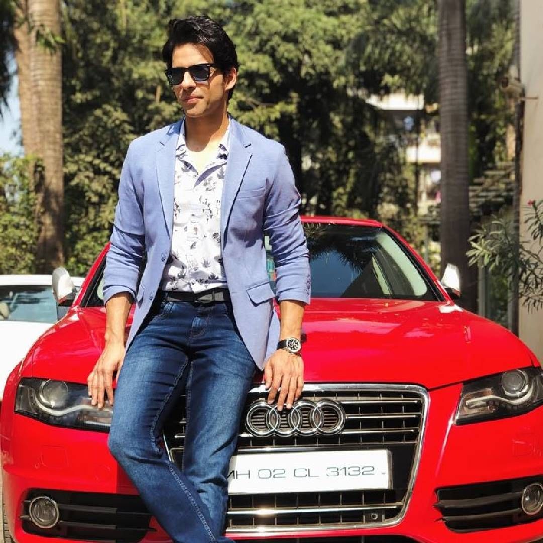 'फिल्मीबीट प्राइम'ला दिलेल्या मुलाखतीत हिमांशूने सांगितलं की जवळपास 6 वर्षांपूर्वी अमृताने त्याला सोशल मीडियावर ब्लॉक केलं होतं. इतकंच नव्हे तर तिने त्याला अनफॉलोसुद्धा केलं होतं.