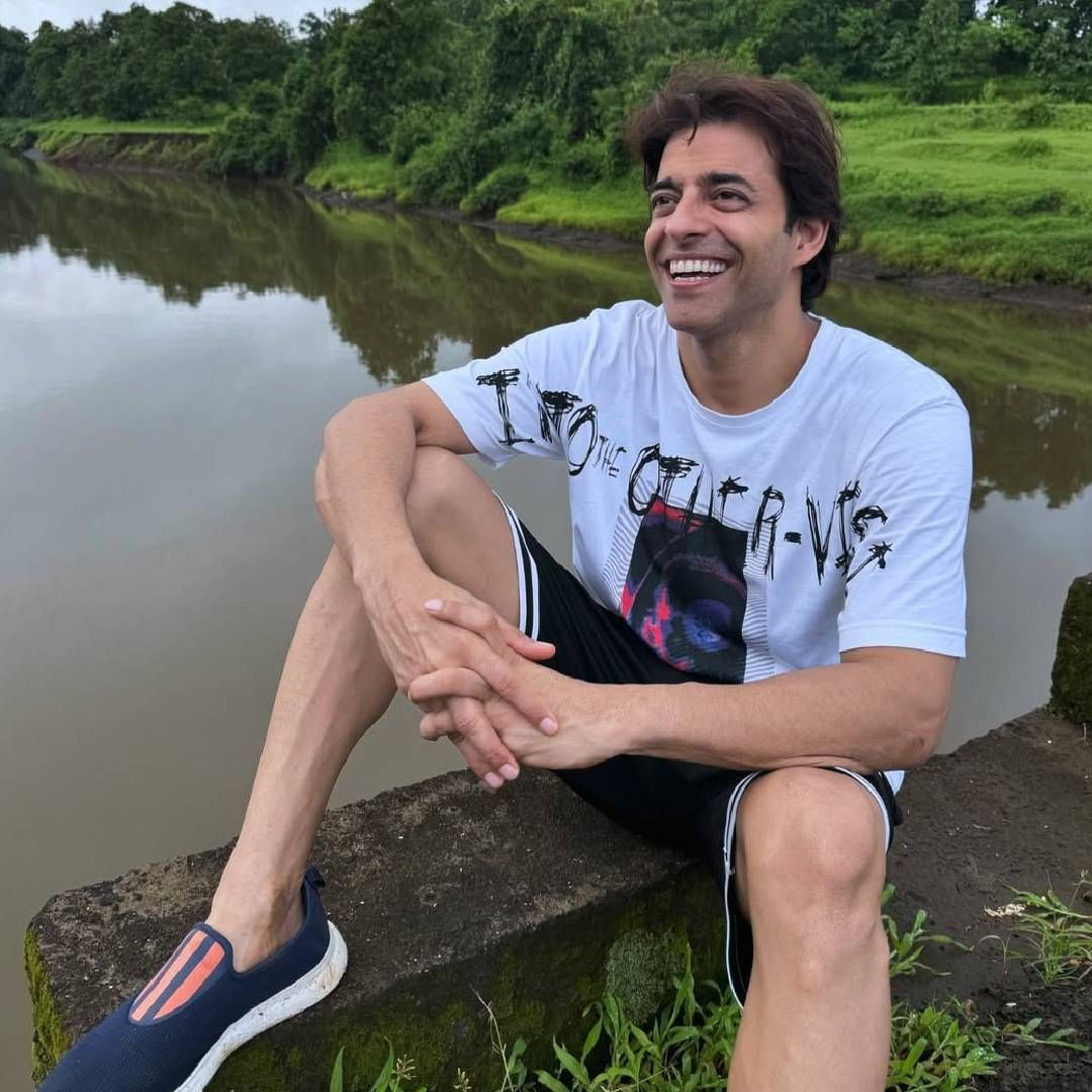 हिमांशू म्हणाला,