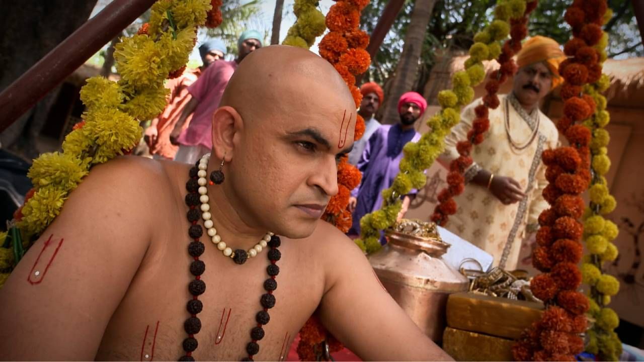 स्वामी समर्थांकडे एक भयभीत मंगलदास येतो. त्याचा चमत्कारिक मृत्यू झाला आहे  आणि तो जीवनदानासाठी आर्जव करतो. स्वामी त्याला एक अट घालतात 