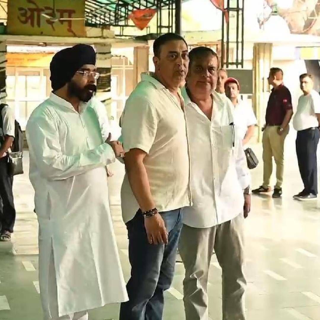 मुकुल अत्यंत प्रेमळ मनाचा होता. त्याचं वजन वाढल्यानंतर अजय देवगण आणि इतरांनी त्याची मदत केली होती. तुमच्या प्रार्थनामध्ये त्याला लक्षात ठेवा