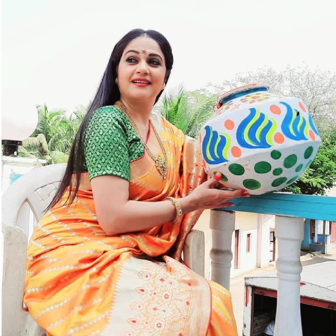 ग्रेसी ही प्रशिक्षित भरनाट्यम आणि ओडिसी नृत्यांगना आहे. ब्रह्मकुमारीच्या कार्यक्रमात ती तिच्या नृत्याद्वारे अध्यात्मिक संदेश देते.