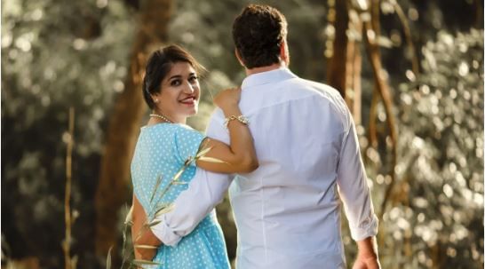 लग्नाआधी  करावयाच्या या तीन चाचण्यांमध्ये पहिली चाचणी ही एसटीडीची आहे. या चाचणीतून आपल्या जोडीदाराला शरीरसंबंधांतून होणारा एखादा संसर्गजन्य आजार आहे का? याची माहिती मिळते. एचआयव्ही, हेपॅटायटीस बी, सिफिलीस आदी आजार हे लैंगिक संपर्कातून होतात. त्यामुळे लग्नाआधी एसटीडीची चाचणी करणे गरजेचे आहे.