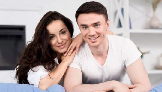 दुसरी चाचणी ही जनेटिक कंम्पॅटिबिलीटीची आहे. या चाचणीमुळे भावी पती-पत्नीमध्ये एखादी जनुकीय अडचण तर नाही ना? याची माहिती मिळते. जोडीदारात जनुकीय अडचण असेल तर होणाऱ्या बाळावर एखादा अनुवांशिक आजार होण्याची शक्यता असते. ही अडचण येऊ नये यासाठी ही चाचणी करणे गरजेचे आहे. 