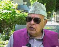 Farooq Abdullah : ‘पाकिस्तानने हातात बांगड्या भरलेल्या नाहीत, त्यांच्याकडे अणूबॉम्ब’ , फारुक अब्दुल्ला यांचं वादग्रस्त वक्तव्य