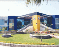 महापालिकेच्या भोंगळ कारभाराचा फटका, स्वखर्चाने कचरा उचलण्याची अहिल्यानगरकरांवर वेळ