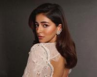 Photo – व्हाइट कॉर्सेटमध्ये अनन्या पांडेची खास झलक