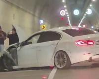 कोस्टल रोडवर BMW कारला अपघात, सुदैवाने जीवितहानी नाही