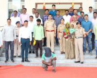 राजस्थानमधून फुगे विकण्यासाठी आलेल्या दाम्पत्याच्या चिमुकल्याचं अपहरण करून व्यापाऱ्याला विकण्याचा प्रयत्न उधळला, आरोपीला अटक