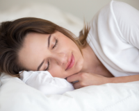 शांत झोप लागण्यासाठी महिन्यातून एकदा हे करायलाच हवं, वाचा