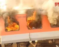 पंजाबमध्ये ‘बर्निंग ट्रेन’चा थरार; लुथियानाहून दिल्लीला जाणाऱ्या गरीब रथ एक्सप्रेसला आग, एक महिला जखमी