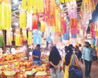 आकाशकंदिलांनी उजळली बाजारपेठ