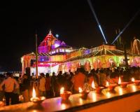 लक्ष लक्ष दिव्यांनी कोकणची दक्षिण काशी उजळली ! कुणकेश्वर मंदिरात दीपोत्सव मोठ्या उत्साहात साजरा