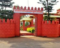 वेडात मराठे वीर दौडले सात…