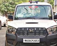 अतिवृष्टीची नुकसानभरपाई न मिळाल्याने नांदेडात शेतकऱ्यांनी सरकारी वाहन फोडले