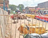 अनावश्यक गाळ्यांसाठी शेतकऱ्यांचा लाखोंचा भाजीपाला चार दिवस कुजवला, कोल्हापूर बाजार समितीच्या कारभारावर प्रश्नचिन्ह