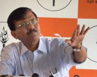 राज्यात अनागोंदी; पोलीस आणि कायद्याचं भय नष्ट झालंय, गृहखातं अजगराप्रमाणे निपचित पडलंय! – संजय राऊत