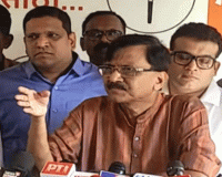 निधीचे असमान वाटप हे लोकशाहीविरोधी कारस्थान; संजय राऊत यांचा घणाघात