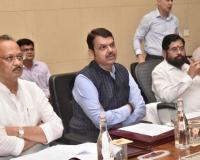 शेतकऱ्यांना मदत पोहोचलीच नाही! मुख्यमंत्र्यांसमोर मंत्रिमंडळ बैठकीत मंत्री आणि अधिकाऱ्यांमध्ये खडाजंगी