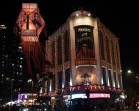 Photo – नेत्रदिपक रोषणाईने शिवसेना भवन झळाळले