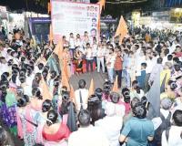 बेस्टच्या मनमानी कारभाराविरोधात भांडुपवासीय रस्त्यावर उतरले, शिवसेनेच्या वतीने जोरदार आंदोलन