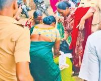 पाथर्डी पोलीस ठाण्यातच महिलांची हाणामारी; एसटी बसमध्ये बसलेल्या चार महिलांचा जागेवरून वाद