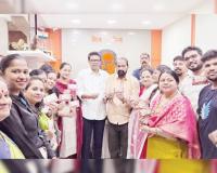 दिवाळीनिमित्त शिवसेनेतर्फे फराळ साहित्य, सुगंधी उटणे वाटप