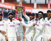 Photo – वेस्ट इंडिजला व्हाईटवॉश दिल्यानंतर टीम इंडियाचे ट्रॉफीसोबत सेलिब्रेशन