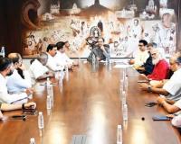 मतचोरीविरोधात उद्या सत्याचा मोर्चा, सर्वपक्षीय बैठकीत तयारीचा आढावा; शरद पवार, उद्धव ठाकरे, राज ठाकरे यांच्यासह काँग्रेस आणि डाव्या पक्षांचे नेते नेतृत्व करणार