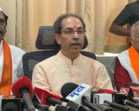 पंतप्रधानांचा दौरा सुरळीत व्हावा म्हणून शेतकऱ्यांच्या तोंडाला पानं पुसावीत तसं पॅकेज जाहीर केलं, उद्धव ठाकरे यांचा आसूड कडाडला; पॅकेजची घोषणा ही इतिसातील सगळ्यात मोठी थाप