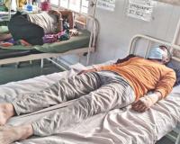 जळगावात वाळूमाफियांचा धुमाकूळ, तलाठ्याला ट्रक्टरखाली चिरडण्याचा प्रयत्न