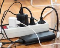 एक्सटेंशन बोर्डमध्ये चुकूनही वापरू नका ‘हे’ ५ डिव्हाइस, ठरू शकतात धोकादायक