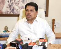 सरकारकडून शेतकऱ्यांच्या जखमेवर मीठ, 5 रुपयांची दिली मदत; विजय वडेट्टीवार यांच्याकडून संताप व्यक्त