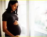 गर्भवती होण्यासाठी योग्य वय काय? जाणून घ्या