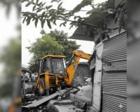 भाईंदरमध्ये 50 अनधिकृत झोपड्यांवर बुलडोझर, पालिकेची धडक कारवाई