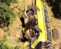 नंदूरबारमध्ये देवगोई घाट परिसरात विद्यार्थ्यांनी भरलेली शाळेची बस दरीत कोसळली, एका विद्यार्थ्याचा मृत्यू