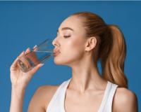 फ्रीजमधलं खूप थंड पाणी पिताय का, मग आजपासून ही सवय सोडा