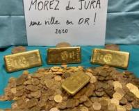 सोन्याची बिस्कीटं अन् असंख्य नाणी; घरासमोर स्विमिंग पूल खोदताना सापडला गुप्त खजिना