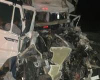 देवदर्शनाहून परतत असताना टेम्पो ट्रॅव्हलर ट्रकला धडकली, अपघातात 18 जणांचा मृत्यू