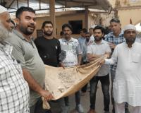 माणुसकी मदतीला धावली, कनिष्काच्या उपचारासाठी मुस्लीम समाजाने जमा केले दोन लाख रुपये