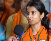 ब्लू प्रिंटबाबतच्या प्रश्नावर मैथिली म्हणाली, ही तर … नेटकऱ्यांनी उडवली खिल्ली